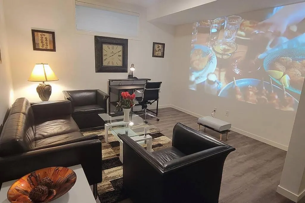 Brand New Suite In The Lakes YYC Appartamento
