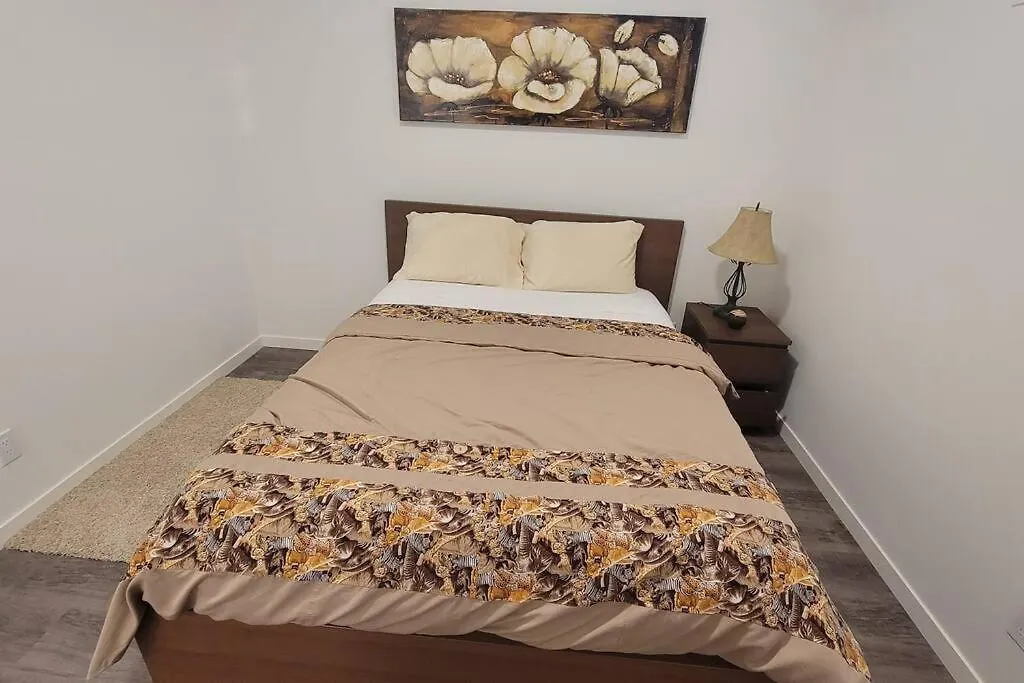 Brand New Suite In The Lakes YYC 0*,